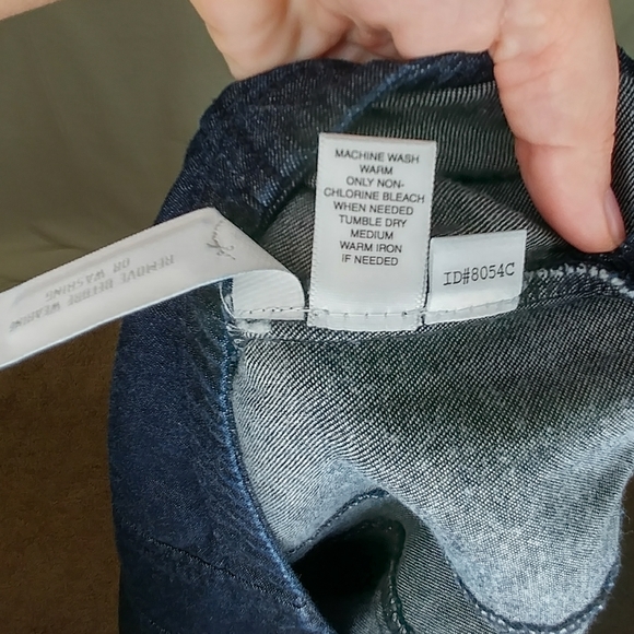 Ann Taylor Dark Wash Denim Jean Skirt Size 6 - Picture 5 of 6